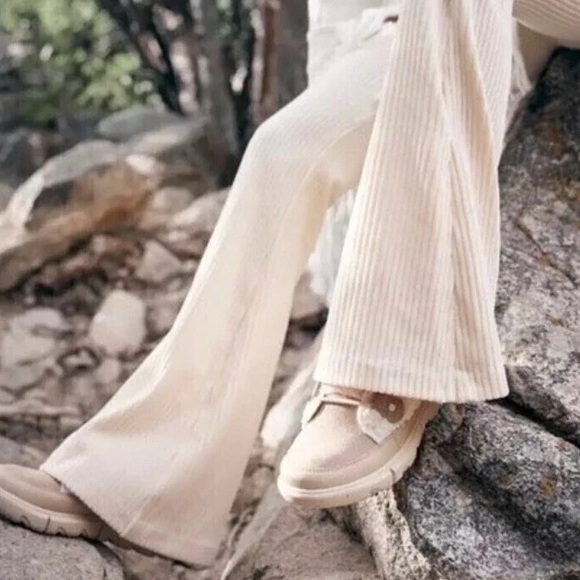 Aerie Groove On Velour Rib Flared High Rise Pants, Cream, NWT Retail $60 - Picture 4 of 7